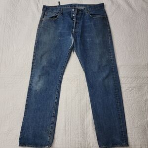 501 Levi's Original Riveted Button Fly Distressed w/big rip Blue Jeans Size W38